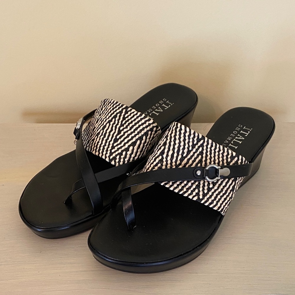 Italian Shoemakers Black and Cream Sandals